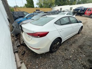 2018 Hyundai Elantra SEL - Exterior Rear Right Corner Image